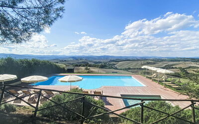 Montalcino 17: Schwimmbad, Villa, Hotel