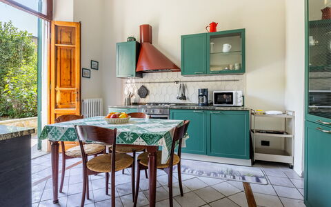 Casa Olivia With Garden And Wifi: Interior Design, Flooring, Möbel, Küche, Fussboden, Major Appliance, Zimmer, Zuhause, Küchengerät, Cabinetry