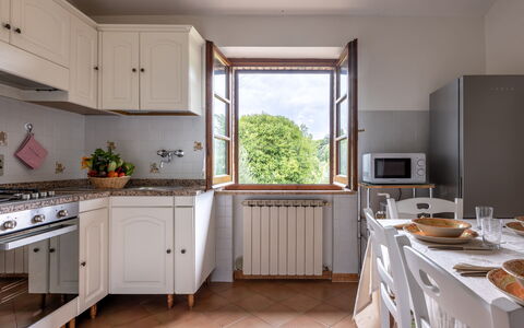 Oliveto del Cantarello: Interior Design, Küchengerät, Küche, Holz, Möbel, Flooring, Major Appliance, Cabinetry, Countertop, Zimmer