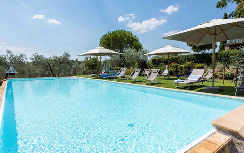 Villa Belchianti: Schwimmbad, Blau, Resort, Gartenmöbel, Sonnenliege, Thermae, Eco Hotel, Garten, Estate, Hazienda