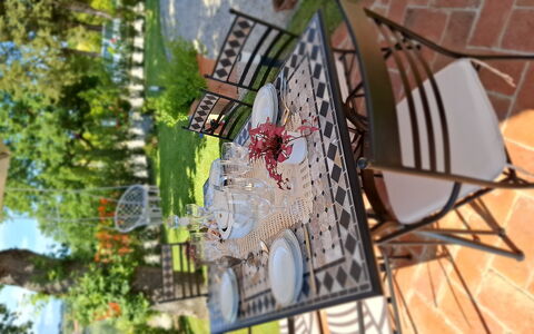 The Tuscan Retreat Spa: Möbel, Stuhl, Tabelle, Tisch Im Freien, Gartenmöbel, Eisen, Garten, Garten, Schatten, Rasen
