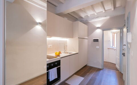 Guelfa 60: Interior Design, Flooring, Holz, Decke, Fussboden, Major Appliance, Zimmer, Beleuchtung, Küche, Zuhause