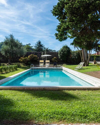 Villa Tambellini de Fondra: Schwimmbad, Strauch, Garten, Resort, Water Feature, Schatten, Landscaping, Hinterhof, Eco Hotel, Hazienda