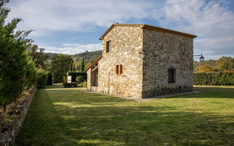 La Casina Cottage: Gras, Haus, Strauch, Zuhause, Grundstueck, Hütte, Bauernhaus, Ländliches Gebiet, Estate, Garten