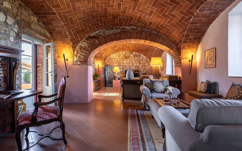 Villa Il Gabbro: Möbel, Wand, Interior Design, Flooring, Decke, Couch, Stuhl, Tabelle, Fussboden, Wohnzimmer