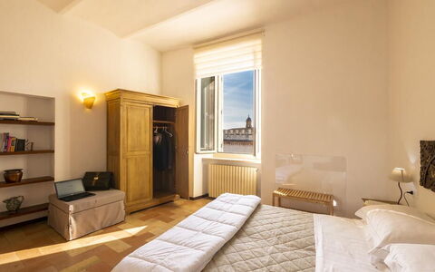 Appartamento la Fontana, Assisi: Wand, Interior Design, Möbel, Zimmer, Wohnung, Schlafzimmer, Bett, Beleuchtung, Fussboden, Decke