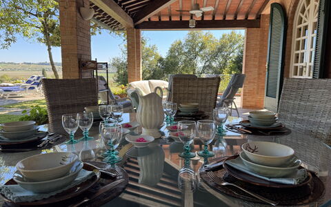 Casa Mia: Möbel, Stuhl, Tabelle, Geschirr, Interior Design, Küche & Esszimmer Tisch, Esszimmer, Servierware, Beleuchtung, Zimmer