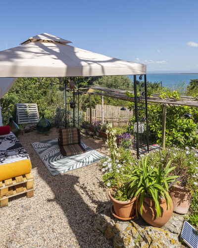 La Torre sul Ponte, Seaview, Garden: Möbel, Gartenmöbel, Stuhl, Garten, Blumentopf, Tisch Im Freien, Schatten, Outdoor Struktur, Terrasse