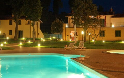 Tenuta Borgo al Sole: Estate, Hazienda, Villa, Rasen, Resort, Garten, Hotel, Eco Hotel, Schwimmbad, Bauernhaus