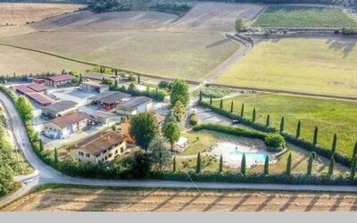 Tenuta Borgo al Sole: Wohngebiet, Haus, Menschliche Siedlung, Zuhause, Vorort, Vogelperspektive, Estate, Luftaufnahmen, Landscaping, Dorf