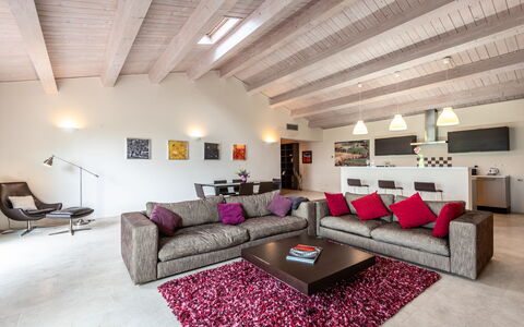 Cignella Resort: Möbel, Interior Design, Couch, Flooring, Wohnzimmer, Decke, Fussboden, Zimmer, Zuhause, Wohnung