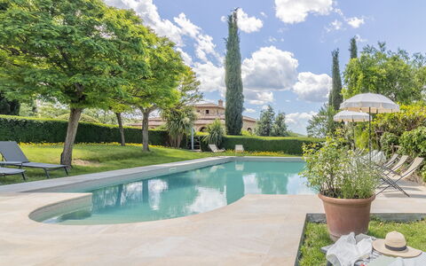 Podere Peteglia: Strauch, Garten, Schwimmbad, Landscaping, Schatten, Eco Hotel, Garten, Estate, Hinterhof, Villa