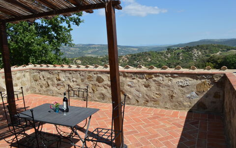 Lia Holiday Home, Private Pool and View, Val D'Orc: Wand, Gartenmöbel, Tisch Im Freien, Schatten, Flagstone, Balkon, Stuhl, Grat, Blumentopf, Zaun