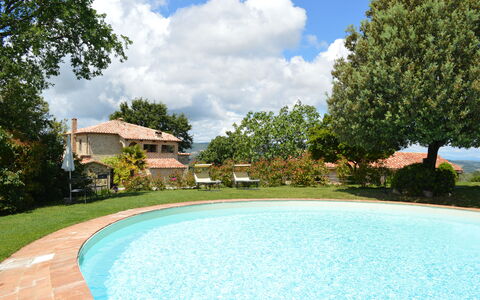 Lia Holiday Home, Private Pool and View, Val D'Orc: Schwimmbad, Resort, Eco Hotel, Garten, Gartenmöbel, Hazienda, Estate, Bauernhaus, Garten, Landscaping