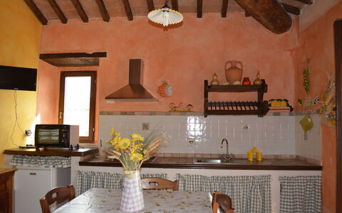 Lia Holiday Home, Private Pool and View, Val D'Orc: Möbel, Interior Design, Holz, Flooring, Zimmer, Fussboden, Decke, Zuhause, Stuhl, Küche