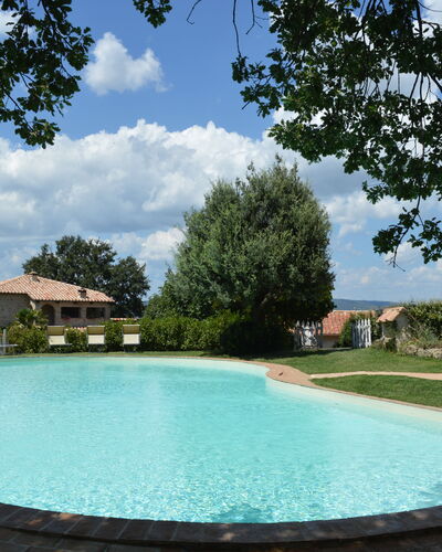 Lia Holiday Home, Private Pool and View, Val D'Orc: Schwimmbad, Gartenmöbel, Estate, Resort, Hazienda, Eco Hotel, Garten, Bauernhaus, Schatten, Villa