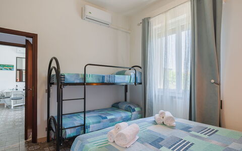 Brezza sul Mare: Wohnung, Stuhl, Hotel, Balkon, Restaurant, Zimmerpflanze
