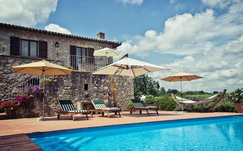 Selvamica: Schwimmbad, Resort, Gartenmöbel, Sonnenliege, Estate, Villa, Eco Hotel, Regenschirm, Bauernhaus, Landscaping