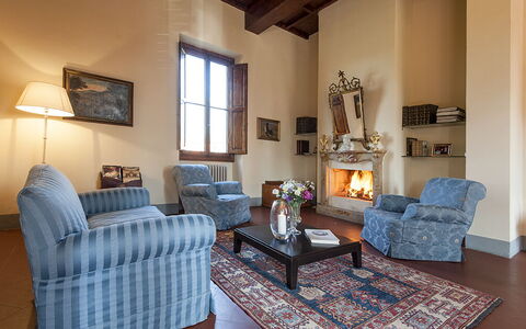Martini: Möbel, Interior Design, Wand, Flooring, Holz, Zimmer, Wohnzimmer, Couch, Fussboden, Zuhause
