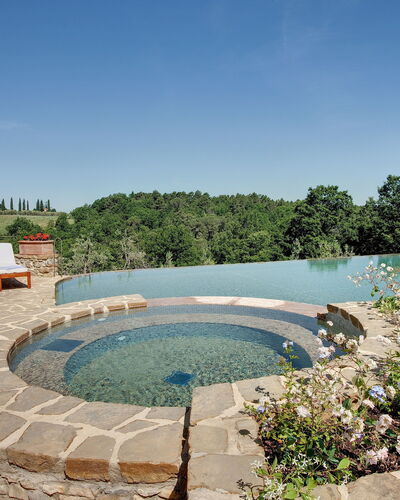Mattei Villa: Schwimmbad, Flagstone, Water Feature, Gartenmöbel, Resort, Landscaping, Design, Hinterhof, Fliese, Eco Hotel