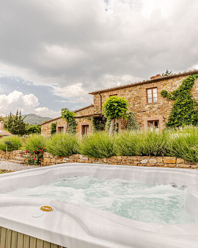 Chateau la Siroque: Schwimmbad, Resort, Garten, Eco Hotel, Estate, Bauernhaus, Hazienda, Hof, Villa, Thermae