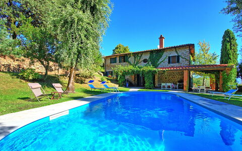 Villa Ulivacci: Blau, Schwimmbad, Resort, Estate, Hazienda, Eco Hotel, Hütte, Garten, Freizeit, Villa