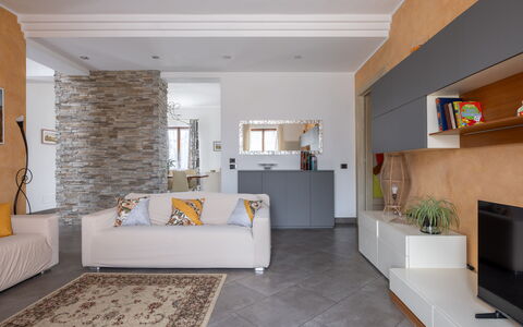 Casa Lory, Monteriggioni, Siena: Möbel, Interior Design, Flooring, Couch, Wand, Fussboden, Wohnzimmer, Holz, Zimmer, Decke