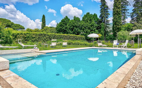 Villa Church: Blau, Schwimmbad, Resort, Garten, Gartenmöbel, Freizeit, Eco Hotel, Landscaping, Schatten, Water Feature