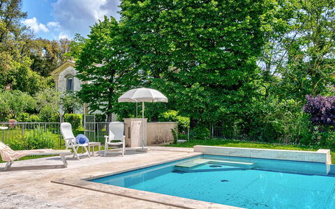 Villa Church: Schwimmbad, Garten, Schatten, Resort, Landscaping, Water Feature, Hinterhof, Gartenmöbel, Eco Hotel, Garten