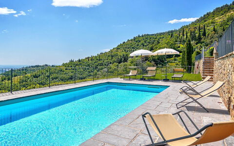 Villa Vita Bella: Blau, Schwimmbad, Resort, Eco Hotel, Gartenmöbel, Ferienort, Villa, Hotel, Sonnenliege