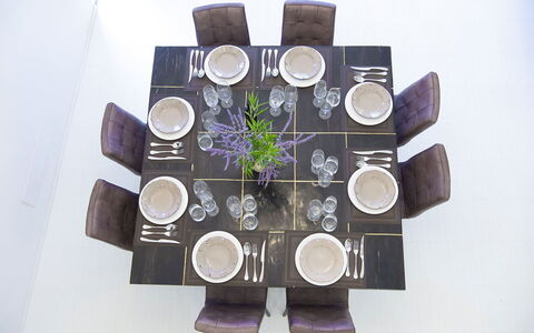 Villa del Fattore: Möbel, Tabelle, Geschirr, Esszimmer, Küche & Esszimmer Tisch, Stuhl, Servierware, Dishware, Natürliches Material, Teller