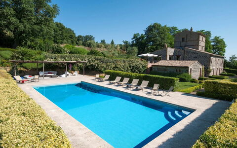 Villa Collombroso: Schwimmbad, Garten, Estate, Landscaping, Hazienda, Hecke, Villa, Garten, Resort, Hof