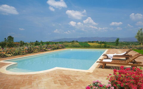 Villa Michelangelo: Schwimmbad, Garten, Hazienda, Estate, Landscaping, Villa, Garten, Resort, Water Feature, Bauernhaus