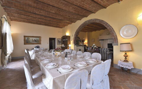 Villa Michelangelo: Möbel, Zuhause, Stuhl, Villa, Küche & Esszimmer Tisch, Zimmerpflanze, Esszimmer, Hotel, Blumentopf, Lampe
