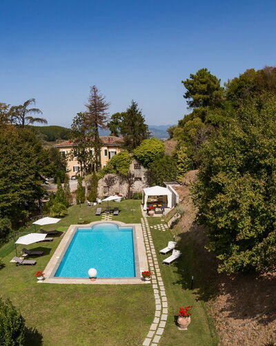 Villa Vorno: Schwimmbad, Estate, Villa, Resort, Garten, Hazienda, Landscaping, Eco Hotel, Thermae, Garten