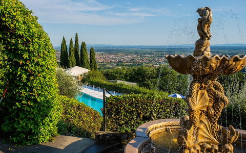 Villa la Brezza: Garten, Landscaping, Eco Hotel, Hecke, Schwimmbad, Villa, Botanischer Garten, Ferienort, Hof