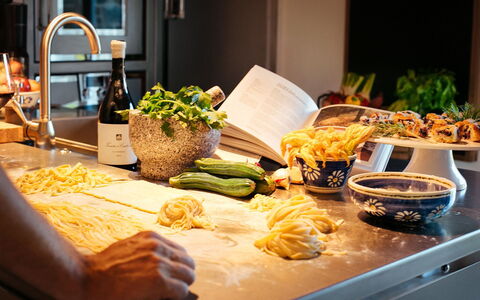 Villa Torre del Chianti: Essen, Zutat, Geschirr, Produzieren, Kochen, Servierware, Dishware, Teller