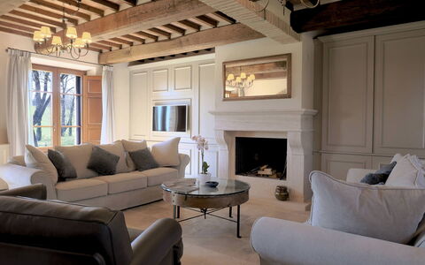 Villa Ripa: Möbel, Interior Design, Flooring, Wand, Couch, Fussboden, Holz, Decke, Wohnzimmer, Zimmer