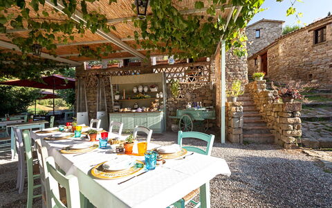 Borgo di San Biagio: Möbel, Tabelle, Stuhl, Küche & Esszimmer Tisch, Tisch Im Freien, Gartenmöbel, Restaurant, Esszimmer, Garten, Tischdecke