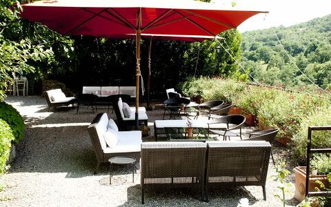 Borgo di San Biagio: Möbel, Regenschirm, Gartenmöbel, Stuhl, Tabelle, Tisch Im Freien, Schatten, Garten, Frühling