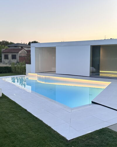 Villa Bilor Luxe: Schwimmbad, Verbundwerkstoff, Schatten, Garten, Landscaping, Estate, Villa, Design, Garten, Resort