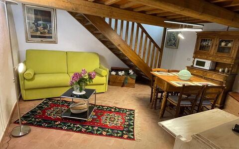 Borgo Antico, Pool, Barberino del Mugello: Möbel, Interior Design, Flooring, Zimmer, Couch, Holz, Fussboden, Decke, Tabelle, Bilderrahmen