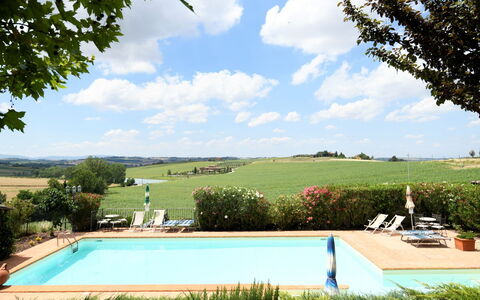 Terre di Giano Private Pool and View, Umbria: Schwimmbad, Gartenmöbel, Eco Hotel, Estate, Garten, Landscaping, Villa, Hazienda, Schatten, Garten