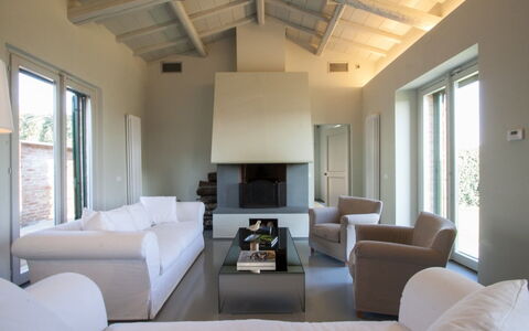 Loft Borgo Syrah: Möbel, Interior Design, Flooring, Fussboden, Decke, Zuhause, Couch, Wohnzimmer, Zimmer, Beleuchtung