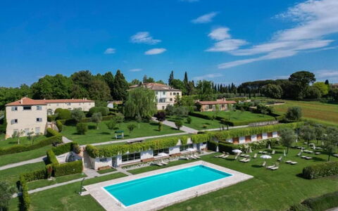 Loft Borgo Syrah: Garten, Hecke, Rasen, Landscaping, Park, Plantage, Botanischer Garten, Hof, Villa