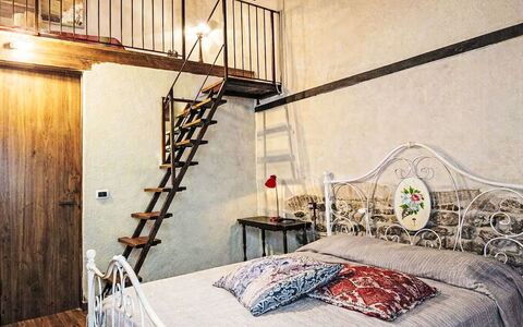Cotoneaster: Wand, Möbel, Interior Design, Schlafzimmer, Flooring, Fussboden, Bett, Decke, Beleuchtung, Zimmer