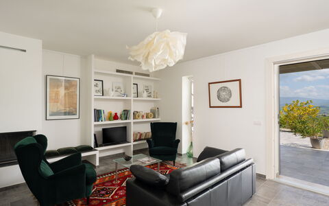 Villa Ombrone: Möbel, Interior Design, Wand, Flooring, Fussboden, Couch, Decke, Wohnzimmer, Zimmer, Holz