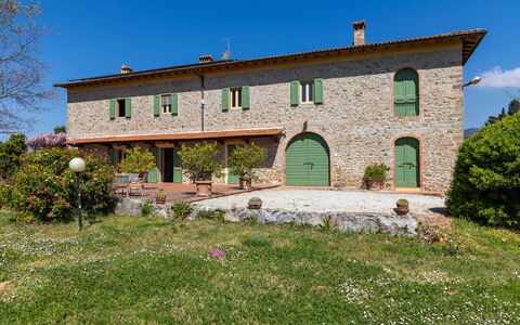 Il Leccio, Vinci, Private Pool and Tennis: Bauernhaus, Hütte, Estate, Garten, Villa, Landscaping, Hazienda, Plantage, Hinterhof