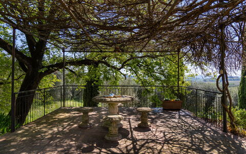 Il Leccio, Vinci, Private Pool and Tennis: Eisen, Schatten, Zaun, Balkon, Outdoor Struktur