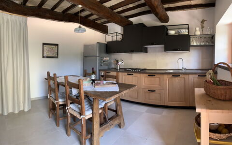 Casa Chimera: Möbel, Interior Design, Küche, Holz, Flooring, Countertop, Decke, Cabinetry, Zimmer, Fussboden